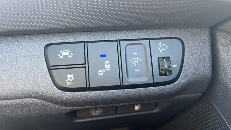 Hyundai IONIQ 1.6 GDi Hybrid Premium SE 5dr DCT Hybrid Hatchback